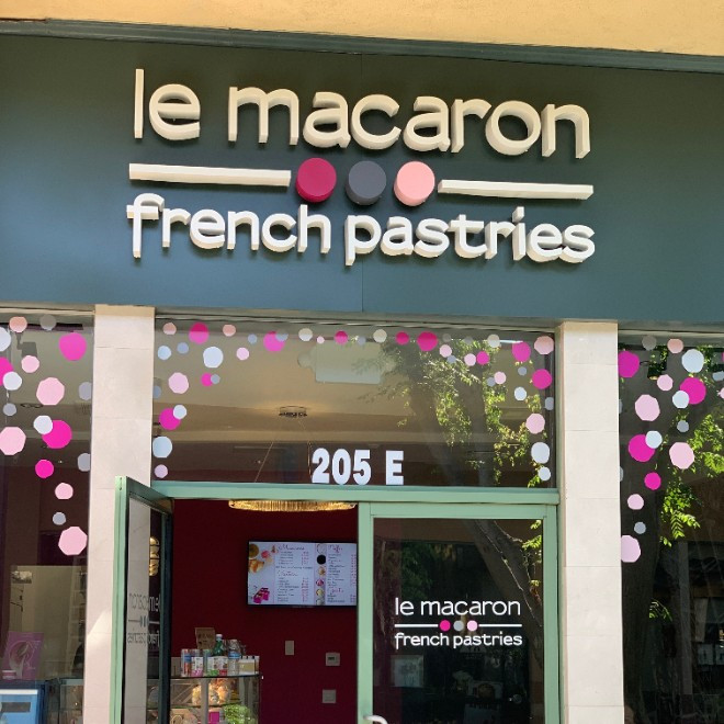 Le Macaron French Pastries - Elizabeth Carpenter